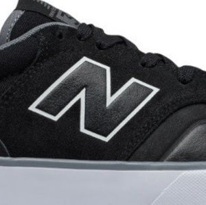 New Balance Mens size 9